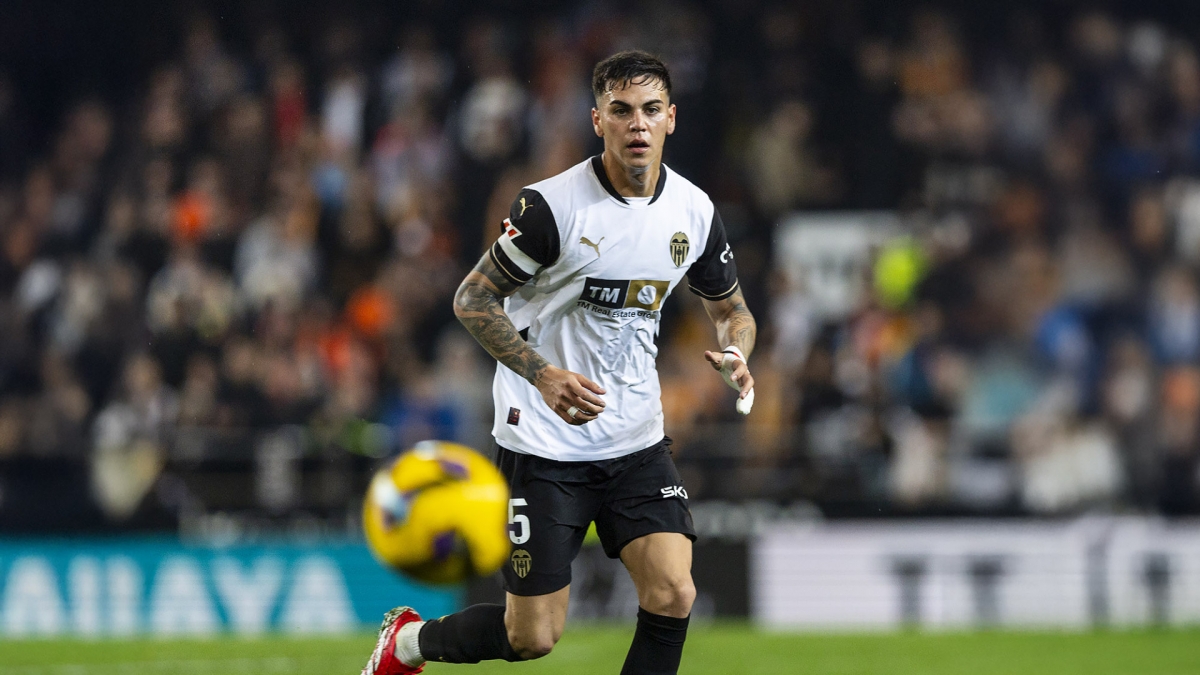 El Valencia CF se posiciona por Enzo Barrenechea