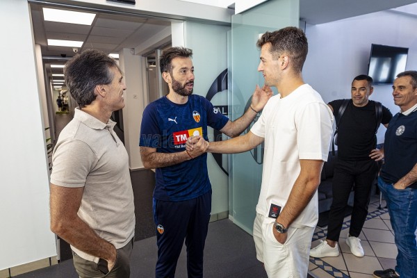 Agirrezabala: “No tuve ninguna duda de que el Valencia CF era el lugar para seguir creciendo
