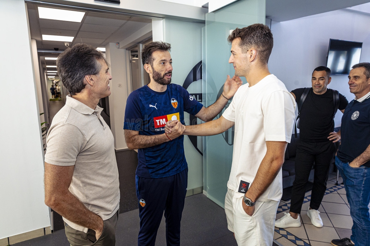 Agirrezabala: “No tuve ninguna duda de que el Valencia CF era el lugar para seguir creciendo