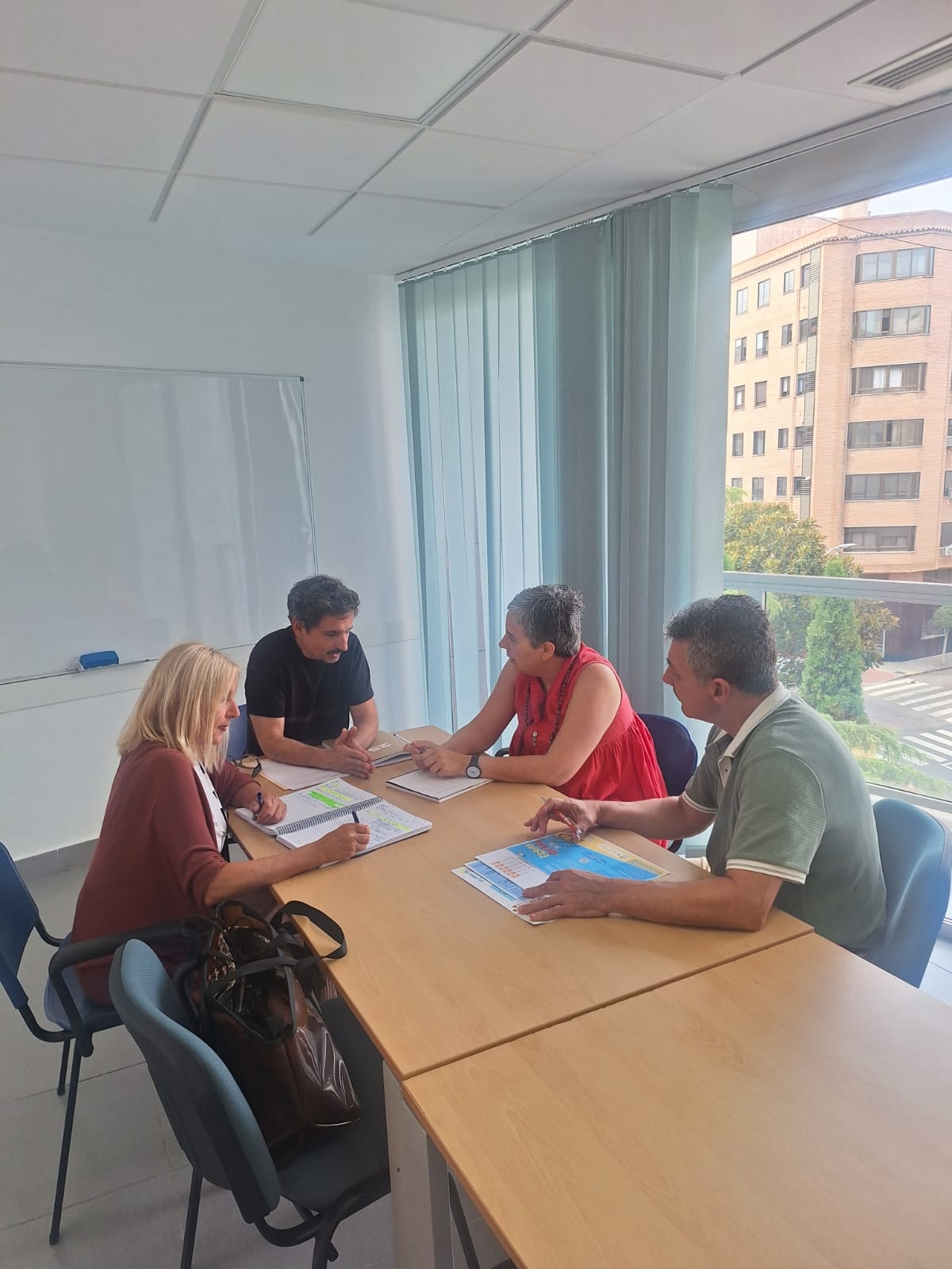 Vila-real y el Consell evalúan la labor y necesidades en materia de Servicios Sociales: transporte adaptado y prestación