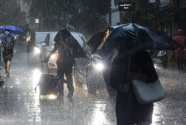 Más de 2.700 rayos impactaron en la Comunitat Valenciana en las tormentas del sábado