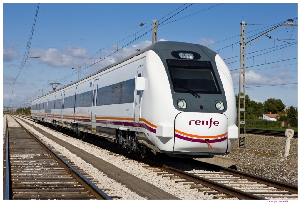 Renfe suspende toda la circulación de trenes en Catalunya por las lluvias, entre ellos hacia la Comunitat Valenciana