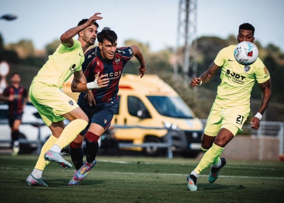 Estreno sin goles del Levante, que da pistas sobre su idea de juego ante el Johor