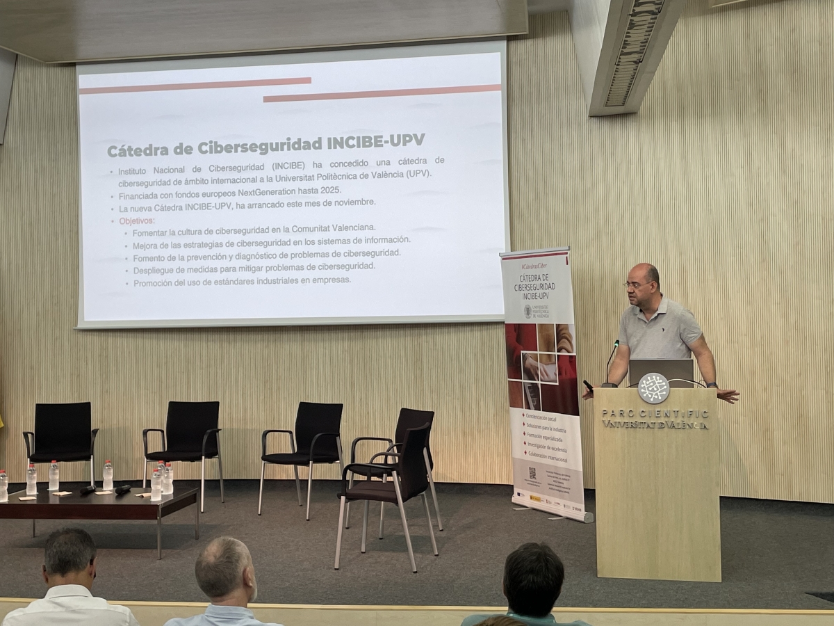 Santiago Escobar presenta los objetivos de la Cátedra de Ciberseguridad Incibe-UPV. - Foto: UPV Santiago Escobar presenta los objetivos de la Cátedra de Ciberseguridad Incibe-UPV.