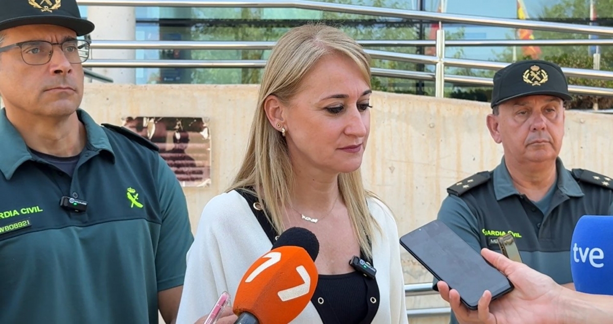 La delegada del Gobierno, Mariola Guevara, junto al coronel jefe de la Guardia Civil de la Región de Murcia, Francisco P - Foto: DELEGACIÓN DEL GOBIERN