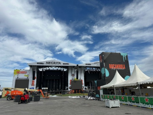 El festival Rocanrola arranca en Alicante con todas las entradas agotadas
