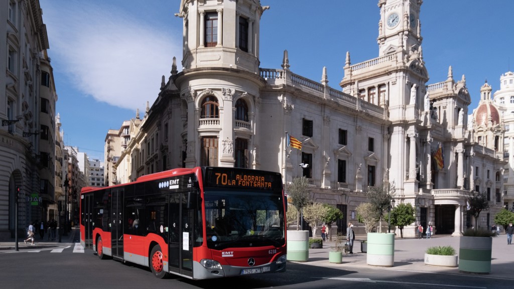 La EMT lleva a la Generalitat a los tribunales para reclamar la deuda por las tarjetas Suma