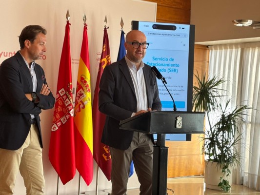 Estacionar en la zona azul de Murcia será un 20% más barato hasta octubre usando la aplicación Aparcamurcia
