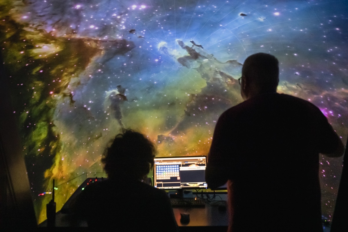 El Hemisfèric celebra 'Las Nocturnas de verano' en directo desde el planetario