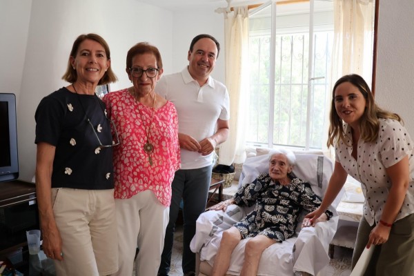 María Ballester, una de las artífices del turismo de Finestrat, cumple 100 años
