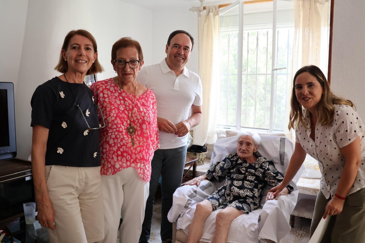 María Ballester, una de las artífices del turismo de Finestrat, cumple 100 años