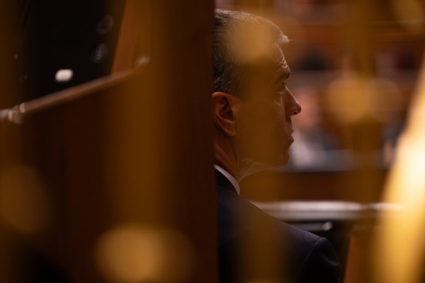 A grandes males, grandes remedios: Sánchez se refugia en el debate de la financiación en su peor momento