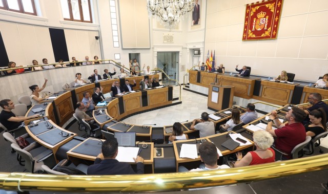 El Plan + Cerca no satisface a todos: el PP quiere más dinero del Estado; PSPV y Compromís más recursos para los municipios 