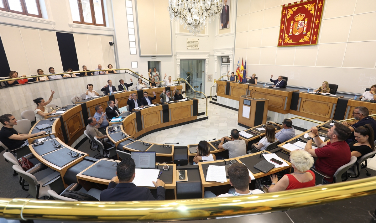 El Plan + Cerca no satisface a todos: el PP quiere más dinero del Estado; PSPV y Compromís más recursos para los municipios 