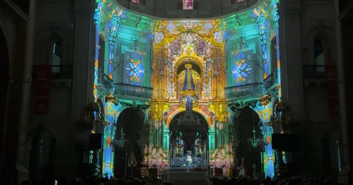 La proyección del vídeo mapping de Santa María en Elche congrega a más de 15.000 personas