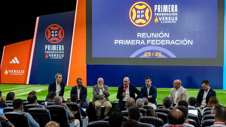 Rafael Louzán y Javier Tebas - Foto: PLAZA Rafael Louzán y Javier Tebas