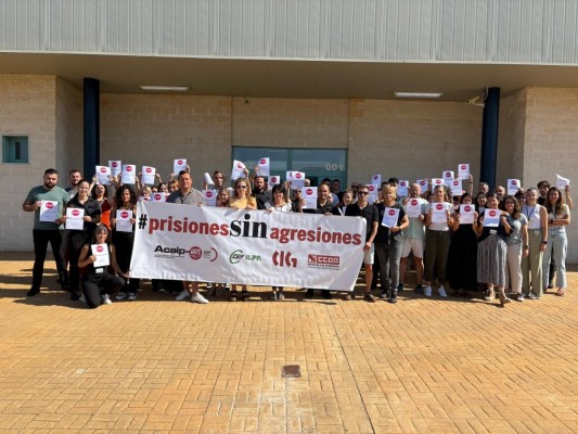 El personal de los centros penitenciarios de Castellón se manifiesta tras la agresión a una funcionaria en Sevilla