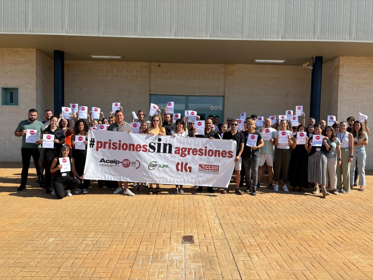 El personal de los centros penitenciarios de Castellón se manifiesta tras la agresión a una funcionaria en Sevilla