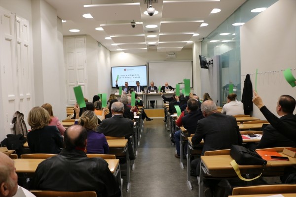 Luz verde a la fusión de los colegios de Economistas y Titulares Mercantiles