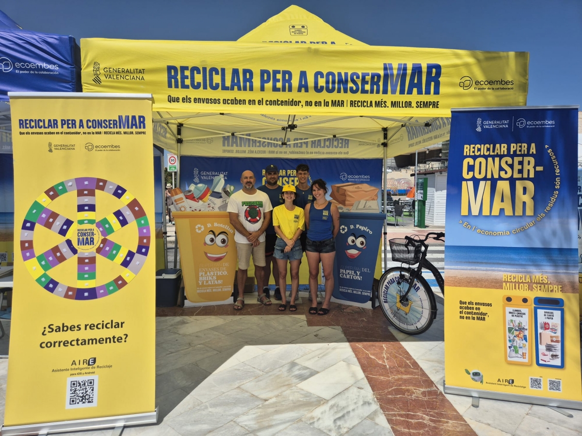 La campaña ‘Reciclar para ConserMar’ busca la complicidad del bañista en la playa de l’Albir