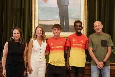 Castelló homenajea a Manu Prada, doble campeón del mundo junior de Duatlón Cross y de relevos mixtos