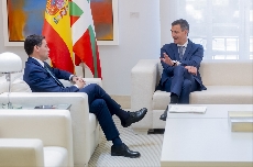 Sánchez paga la fidelidad del PNV con cuatro nuevas transferencias