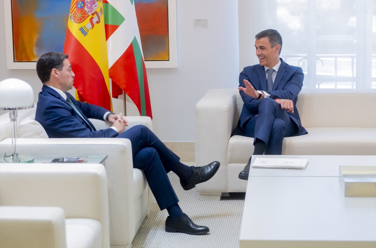 Sánchez paga la fidelidad del PNV con cuatro nuevas transferencias