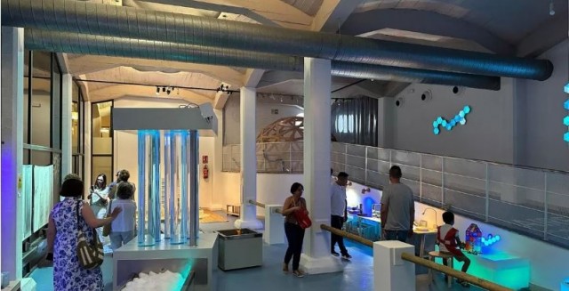 El Museo de la Ciencia y el Agua de Murcia se transforma en un glaciar ártico con hielo real