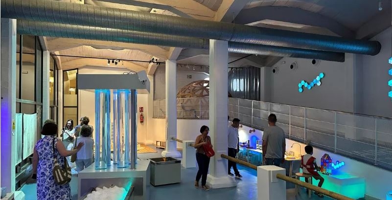 El Museo de la Ciencia y el Agua de Murcia se transforma en un glaciar ártico con hielo real