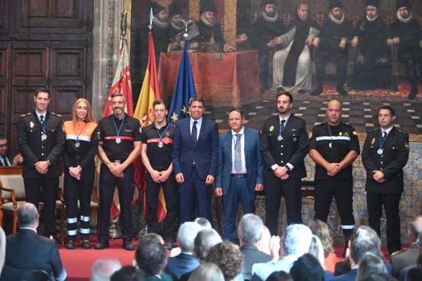 Efectivos que participaron en el incendio de Campanar: 