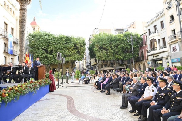 Ruz anuncia en el acto del 9 d'Octubre la construcción de 200 pisos de vivienda pública para jóvenes