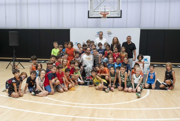 CaixaBank y el Valencia Basket acercan el deporte paralímpico a los más jóvenes con el programa Empower Kids en Valencia