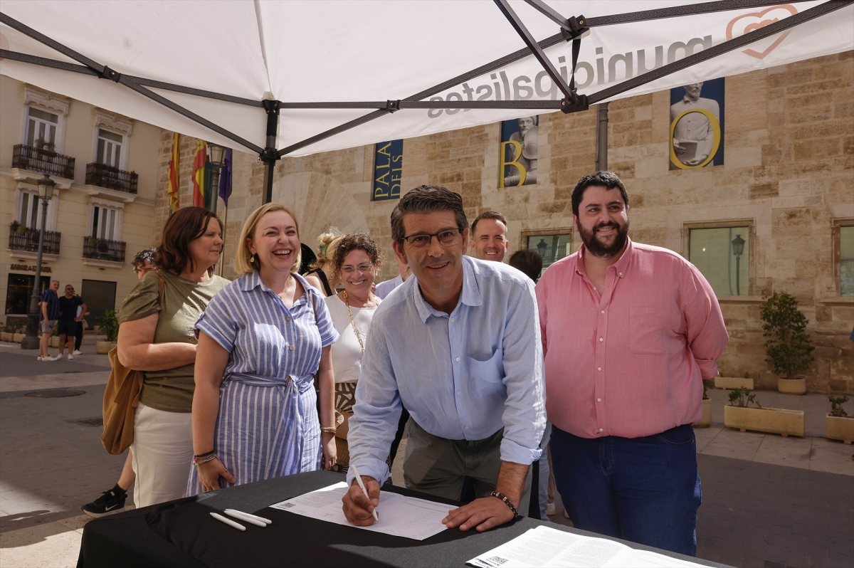 Ens Uneix recoge firmas para la reforma electoral sin dinamitar su pacto con el PP y con un PSPV tensionado por Torró