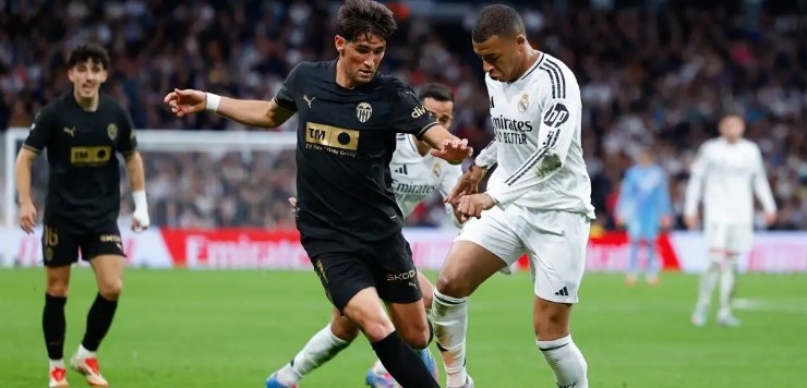 Jesús Vázquez amplía su vinculación con el Valencia CF hasta 2028