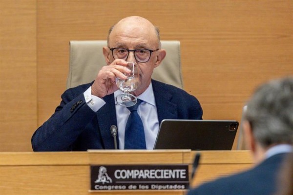 Destituidos un subdirector de Hacienda y un director de Loterías por el 'caso Montoro'
