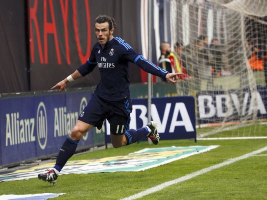 Bale mantiene al Real Madrid en la lucha por la Liga