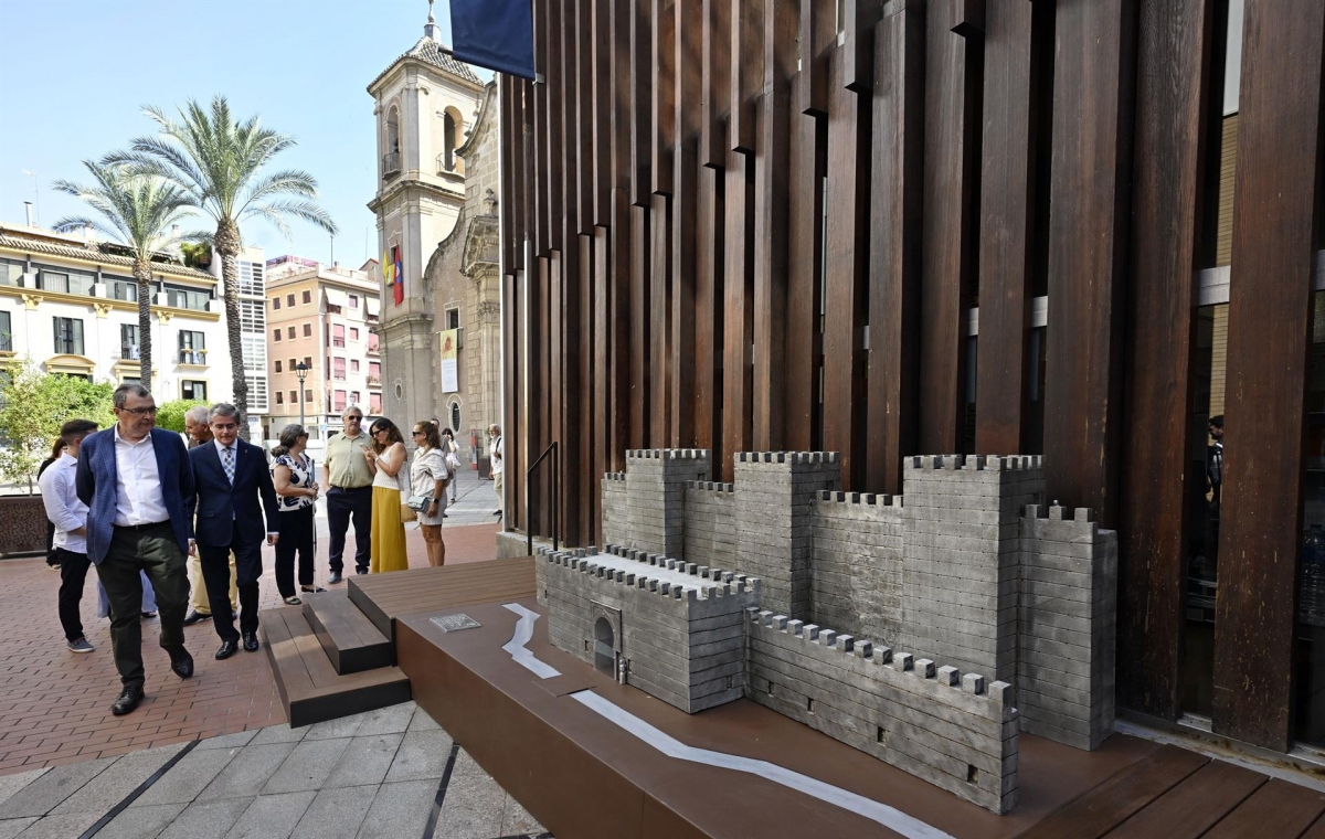Murcia pone la historia de su muralla árabe al alcance de la mano en Santa Eulalia
