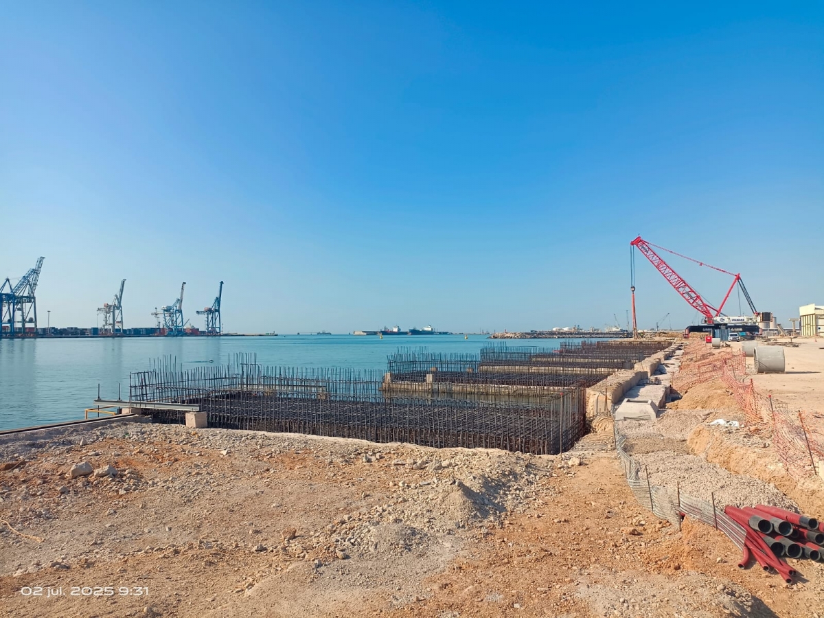 PortCastelló avanza en las obras de acondicionamiento del muelle transversal exterior