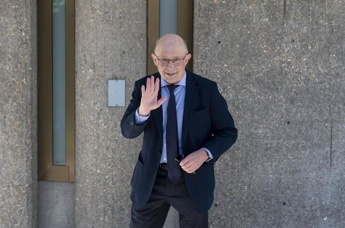 Montoro dice que no hay pruebas contra él y vincula el caso a los escándalos del Gobierno