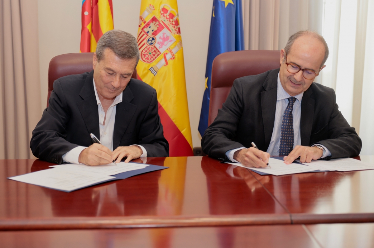 Convenio firmado: los alumnos de la CEU podrán realizar sus prácticas en los centros públicos