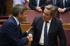 Las tres almas del PPCV en su relación con Vox: de la complicidad de Mazón a los golpes con Mompó