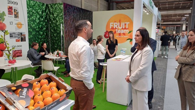 La consejera Sara Rubira traslada al ministro Planas su preocupación por el secano durante Fruit Attraction