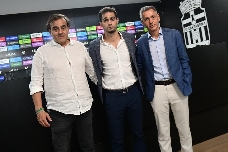 Alejandro Arribas: "Llego a un grandísimo club para hacerlo más grande"