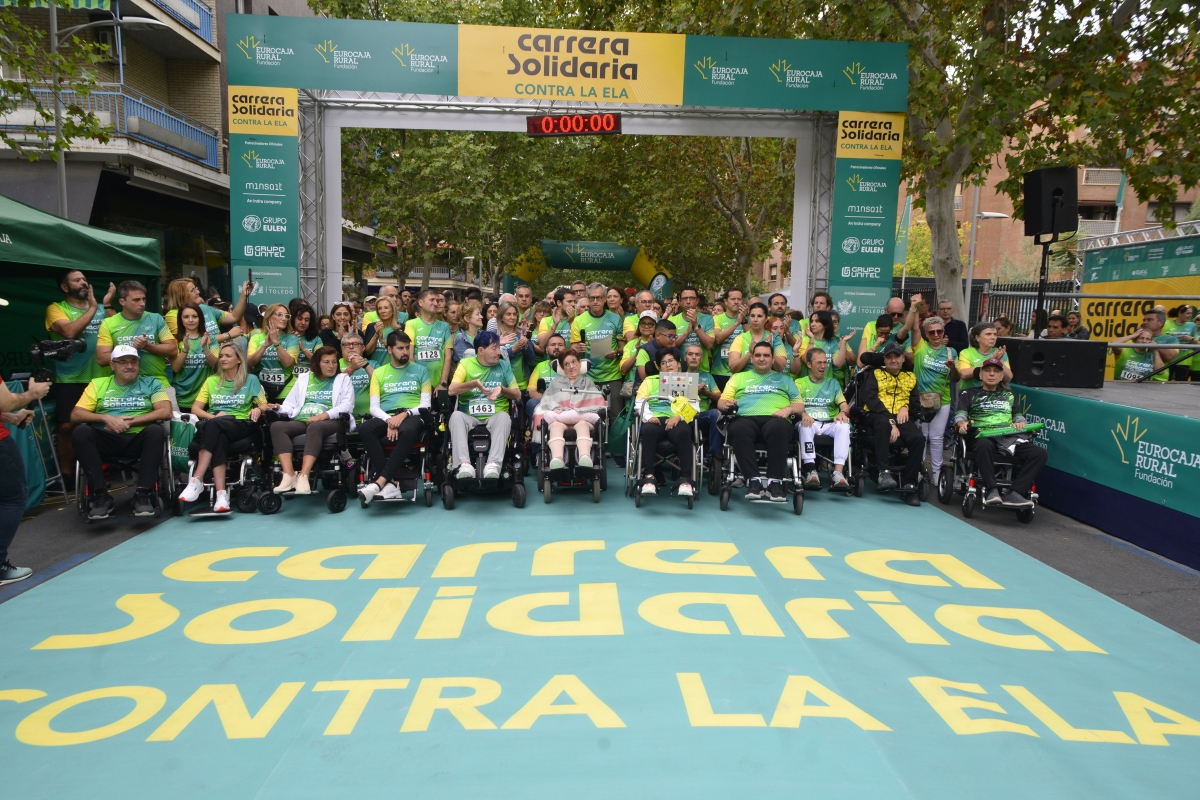 Foto de familia de la carrera solidaria contra la ELA - - AP Foto de familia de la carrera solidaria contra la ELA -