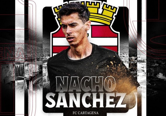 Nacho Sánchez, extremo que llega desde Ferrol, es el noveno fichaje del Efesé