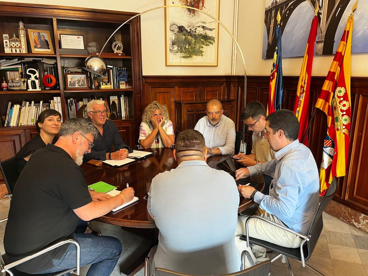 Alcoy, Cocentaina, Muro y la Plataforma instarán a Conselleria a mejorar el nuevo servicio de autobús comarcal
