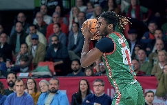 Ken Issanza Baoko, cuarto refuerzo del Amics Castelló: 2,02 metros para reforzar el juego interior