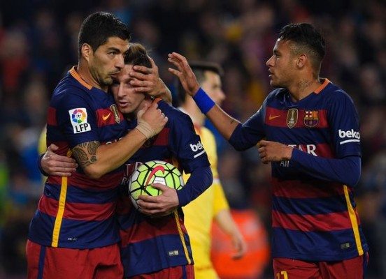 Suárez y Clos Gómez mantienen al Barça en lo alto de la tabla