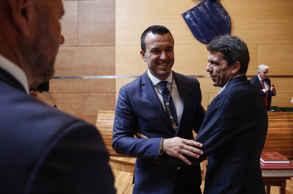 Pobre Vicent Mompó, no se acuerda de nada