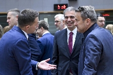 Los países de la UE frenan de nuevo la oficialidad del catalán por las dudas legales y financieras sin resolver